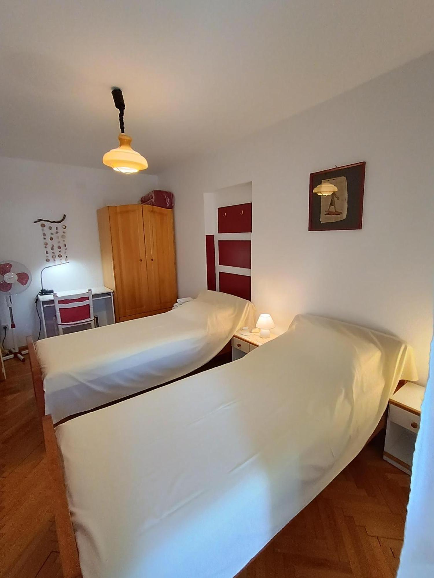 Levak Apartments - Apt. 1 Pjescana Uvala Luaran gambar